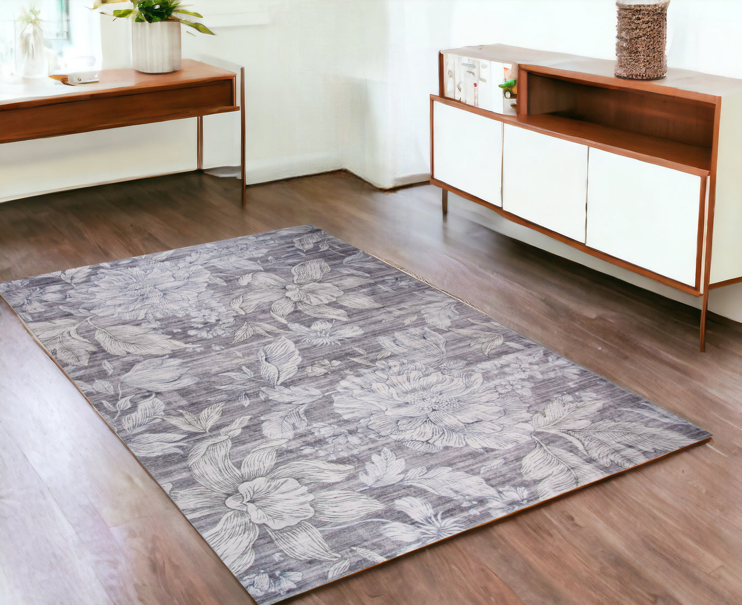 4' x 6' Gray and Beige Floral Area Rug
