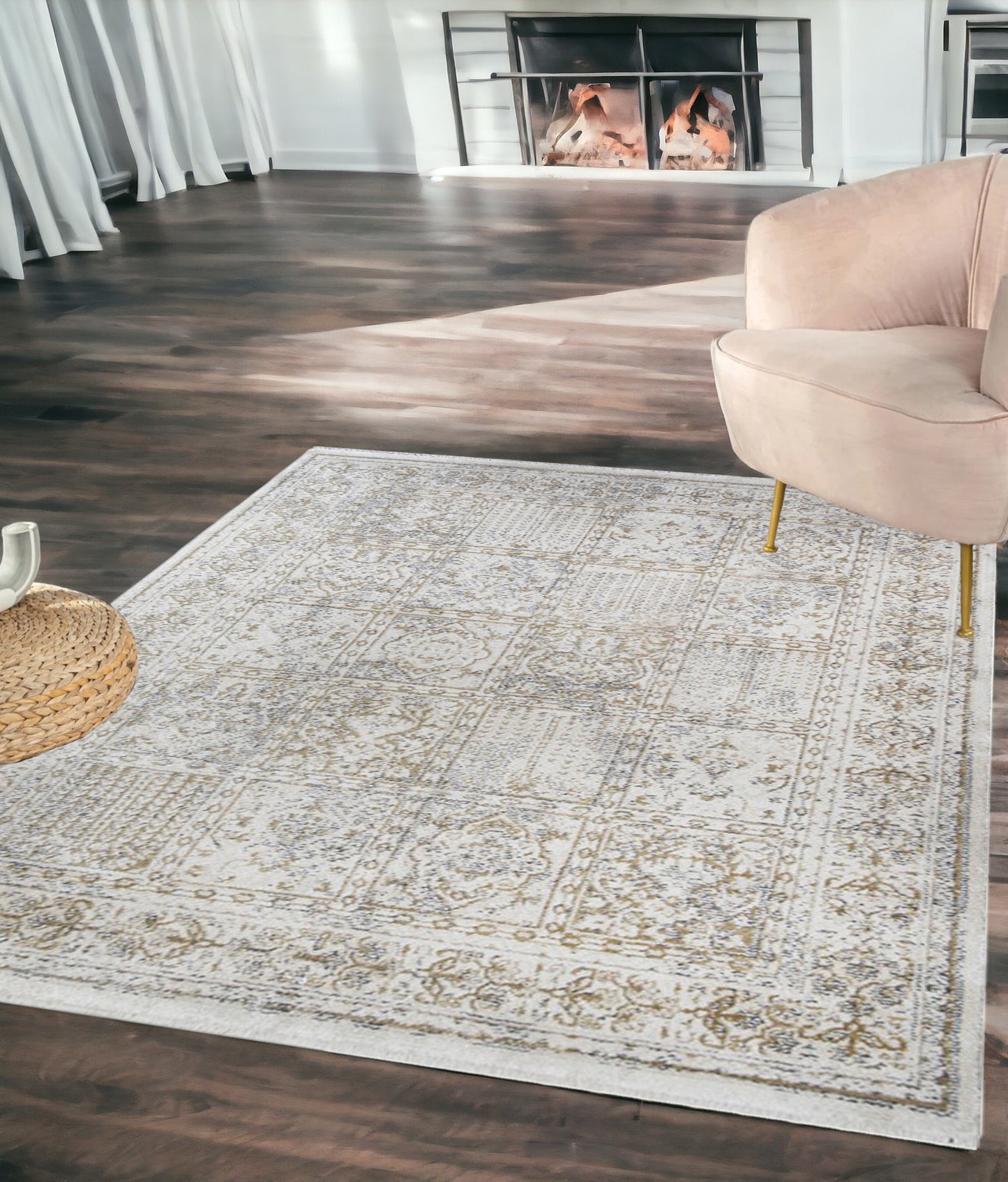 5' x 8' Ivory Oriental Distressed Area Rug With Fringe