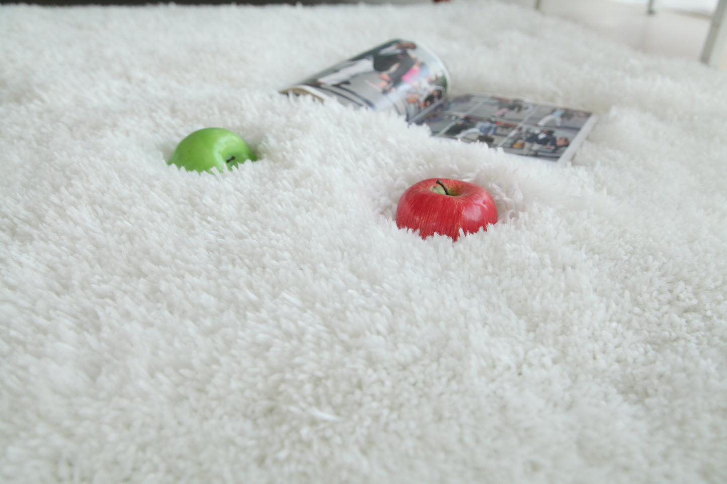 6' x 9' White Shag Hand Tufted Area Rug