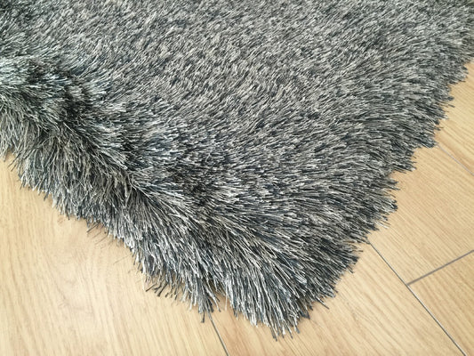 5' x 7' Gray Shag Hand Tufted Area Rug