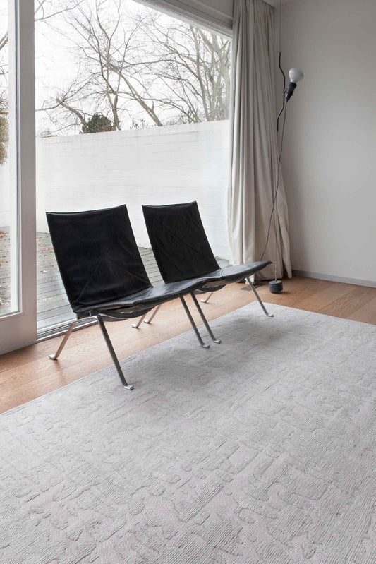 7' x 9' White Abstract Non Skid Area Rug