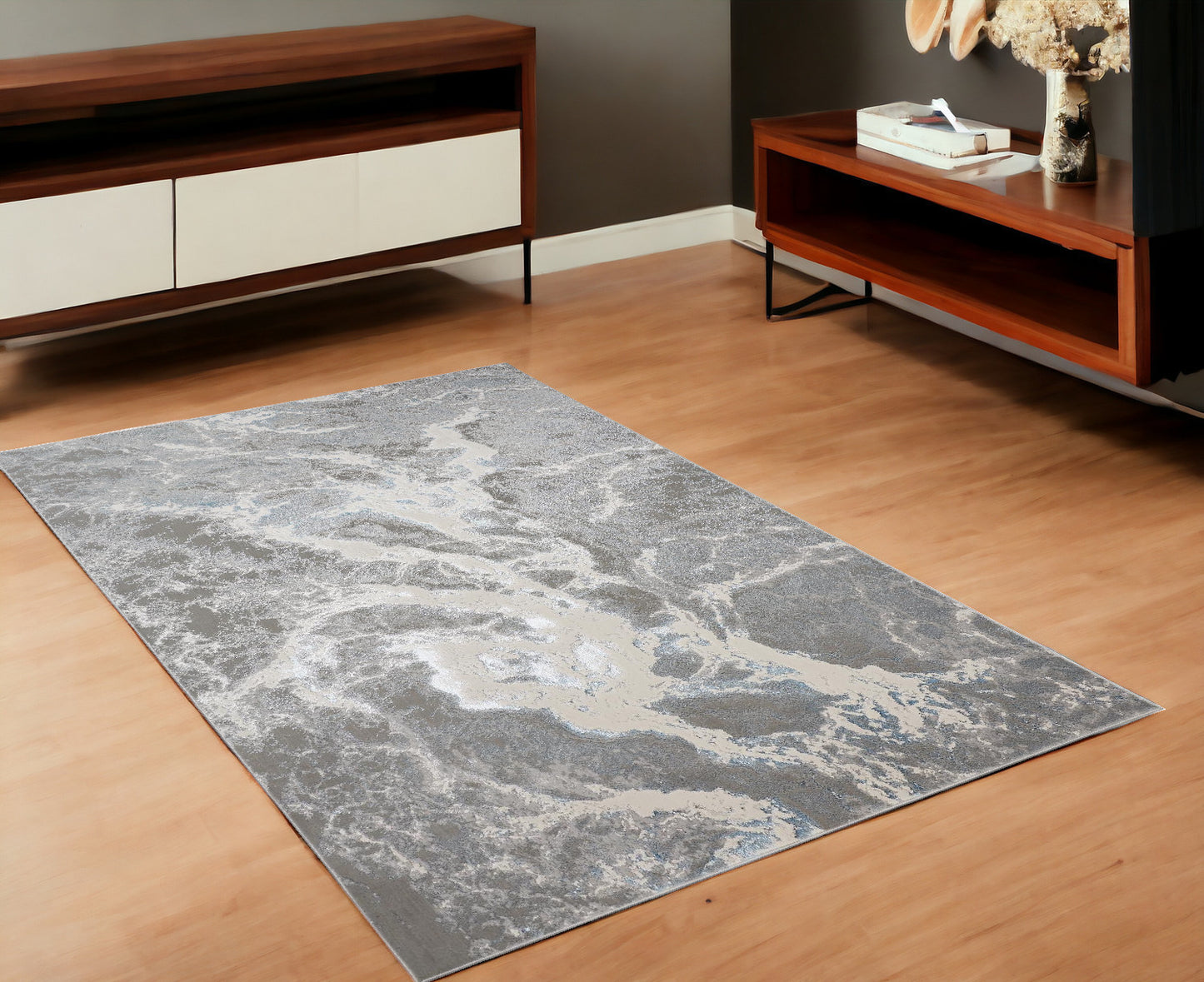 4' x 6' Gray and Ivory Abstract Power Loom Area Rug