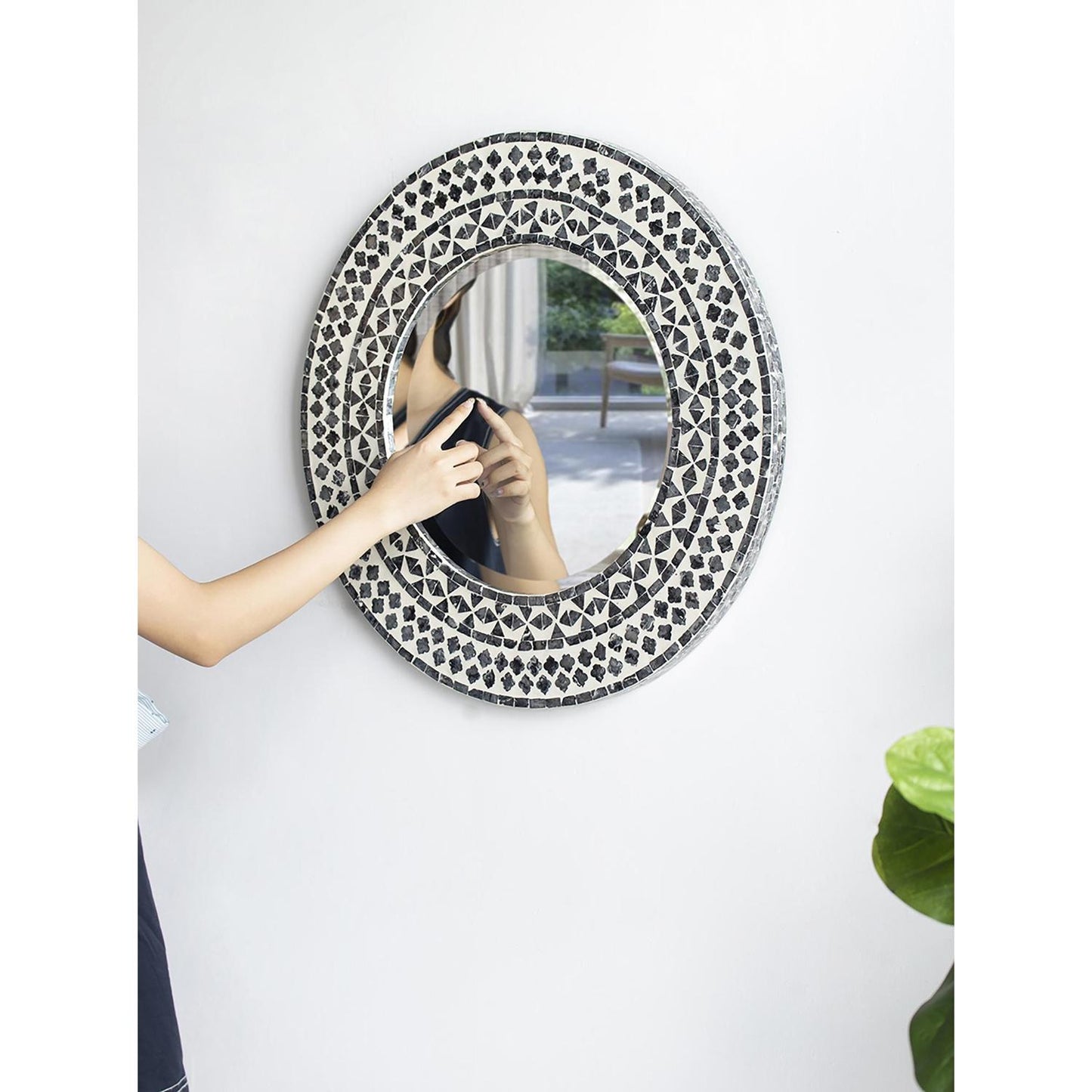 24" Black and White Round Framed Accent Mirror